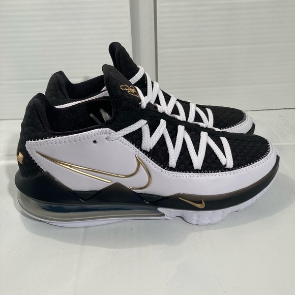 Lebron 17 Low’s - Picture 4 of 6